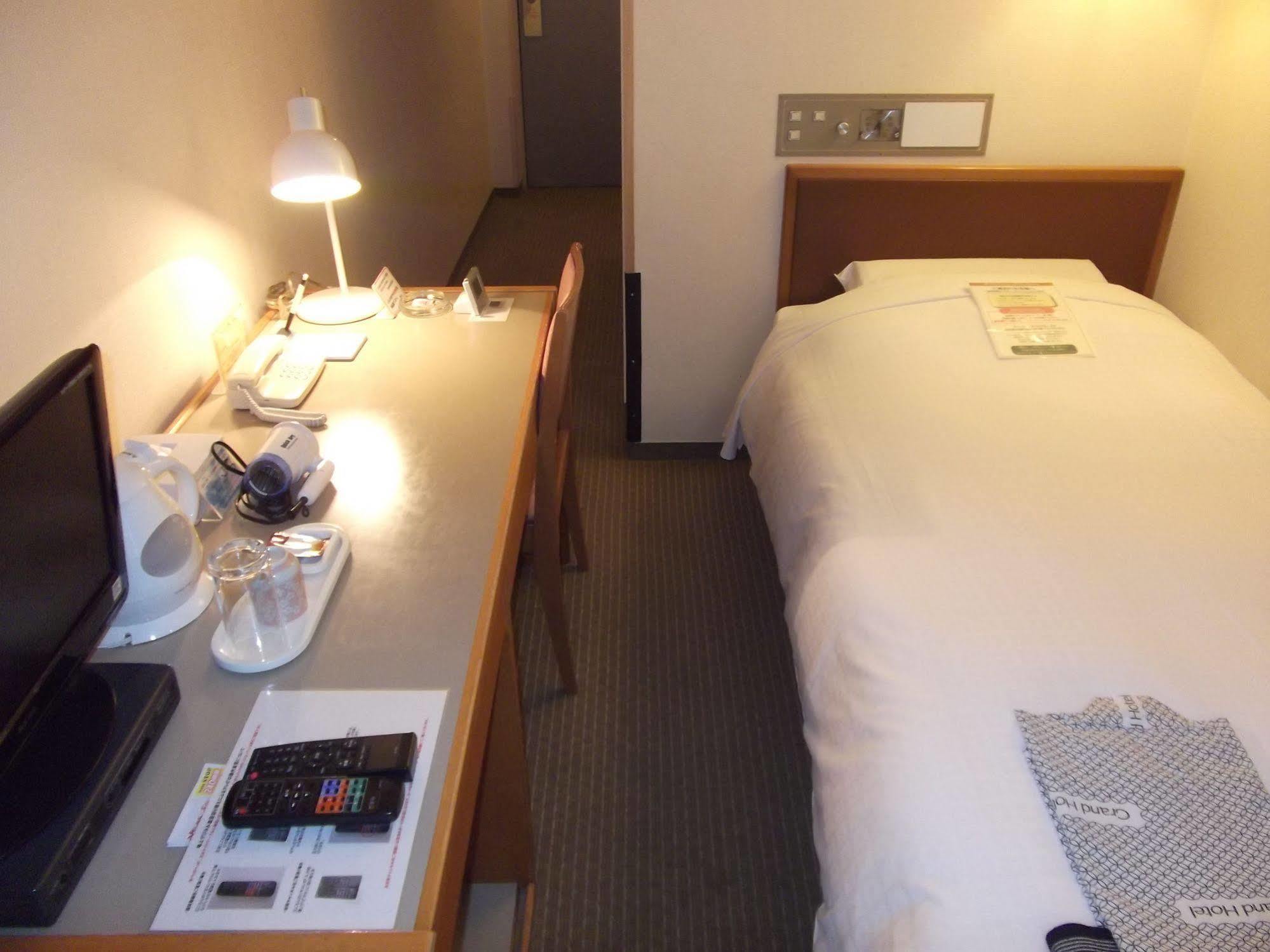 Ichikawa Grand Hotel Exterior foto